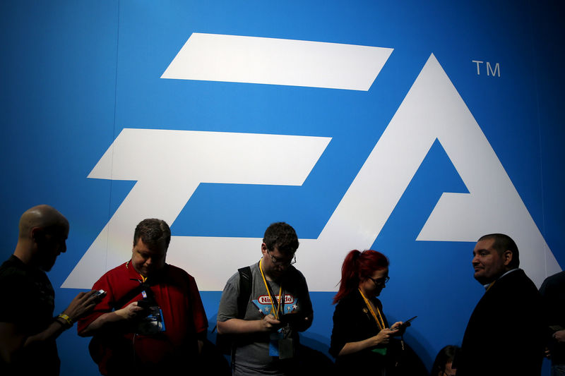 © Reuters. FILE PHOTO: An Electronic Arts (EA) video game logo is seen at the Electronic Entertainment Expo, or E3, in Los Angeles