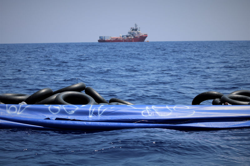 © Reuters. L'ITALIE AUTORISE LES MIGRANTS DE L'OCEAN VIKING À DÉBARQUER À LAMPEDUSA