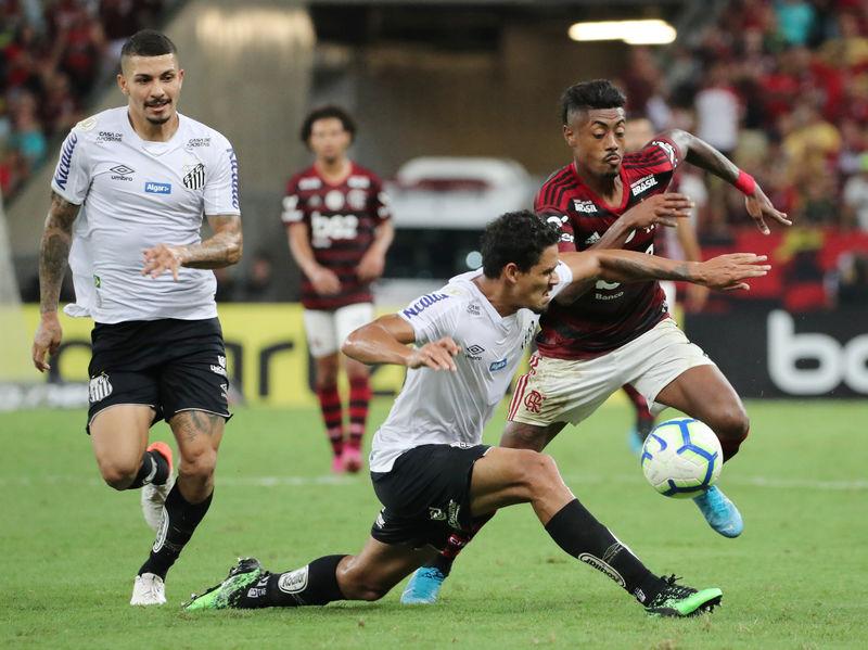 Flamengo beat Santos 1-0 to top table at halfway stage