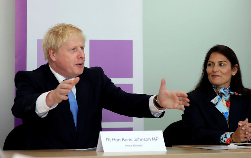 وزيرة بريطانية: جونسون ملتزم تماما بالتوصل لاتفاق للخروج من الاتحاد الأوروبي