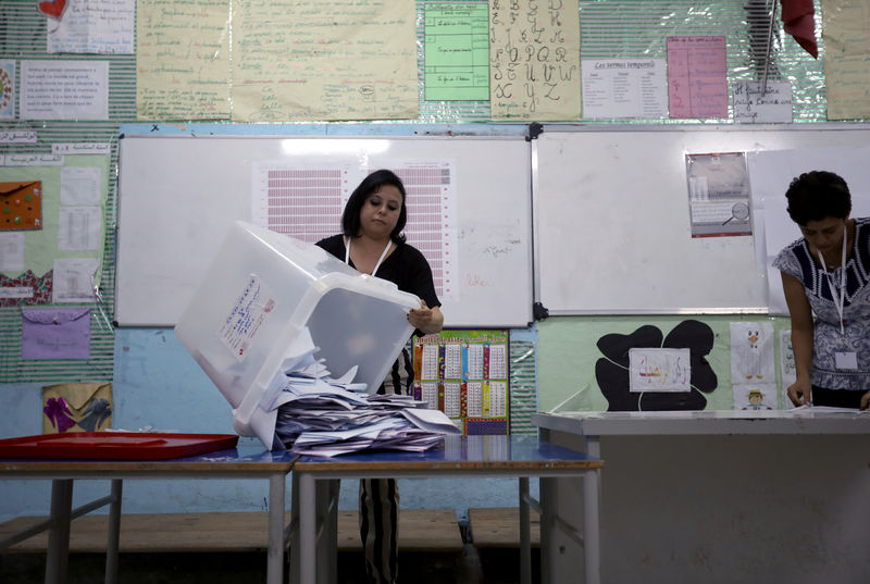 © Reuters. إغلاق التصويت في انتخابات الرئاسة التونسية ومؤشرات إلى ضعف الإقبال