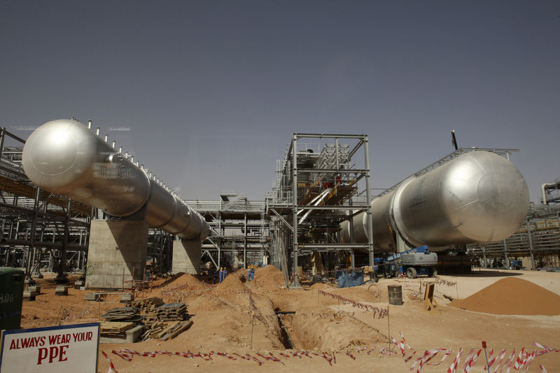 عملات مصدري النفط والملاذات الآمنة ترتفع بعد هجوم السعودية