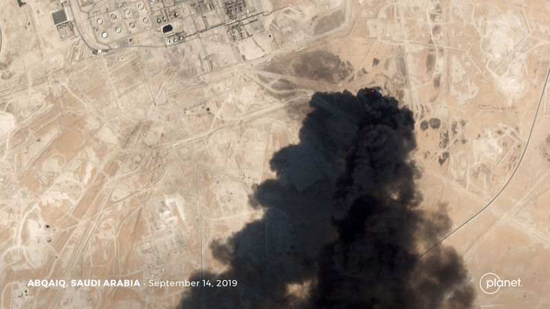 Petróleo chega a saltar quase 20% após ataque sobre instalações sauditas