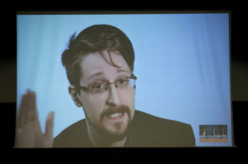 Edward Snowden diz que adoraria receber asilo na França