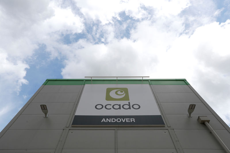 © Reuters. FILE PHOTO: Part of the Ocado CFC (Customer Fulfilment Centre) is seen in Andover
