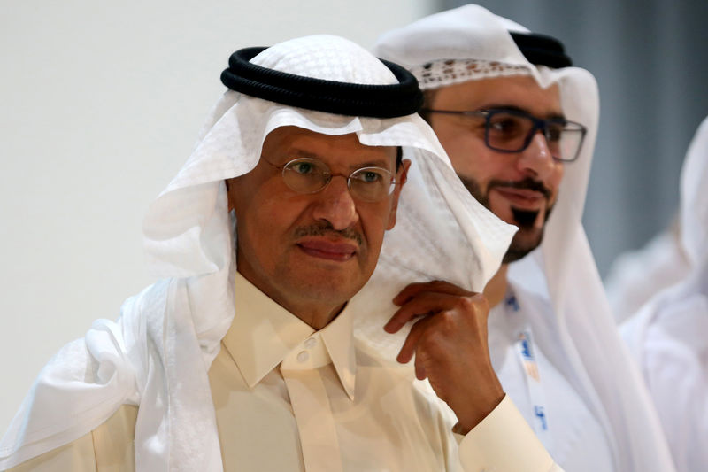 © Reuters. وزير الطاقة: المعروض النفطي السعودي عاد بالكامل