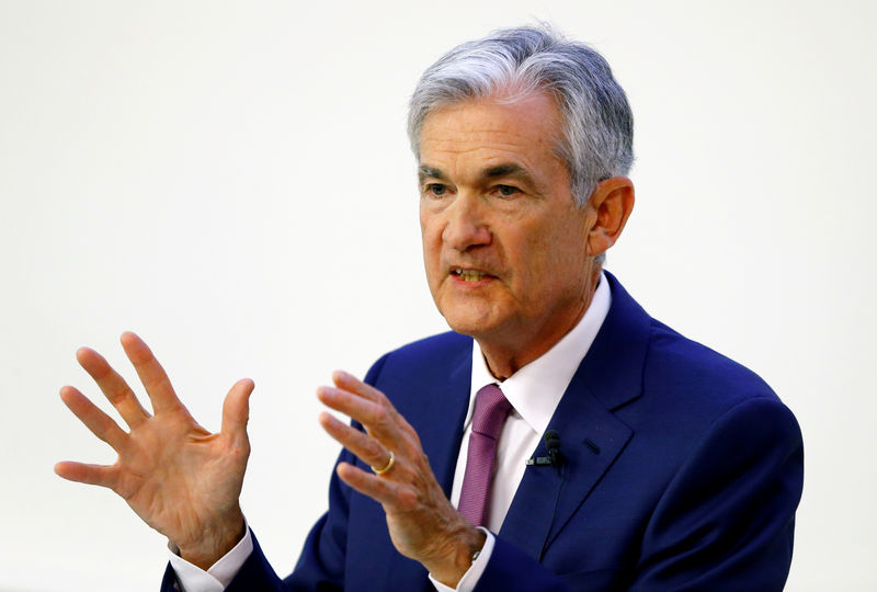 © Reuters. FILE PHOTO: U.S. Federal Reserve Chairman Jerome Powell speaks at a panel discussion at the University of Zurich in Zurich, Switzerland September 6, 2019