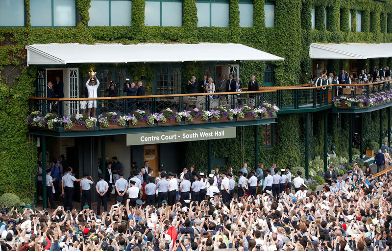 © Reuters. FILE PHOTO: Wimbledon