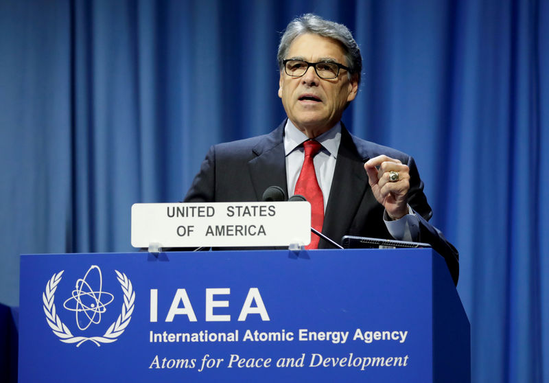 © Reuters. FILE PHOTO: FILE PHOTO: U.S. Energy Secretary Perry attends the opening of the IAEA General Conference in Vienna