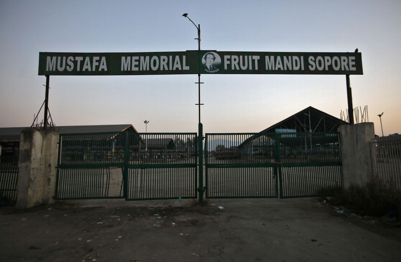 © Reuters. A view of closed Mustafa Memorial Fruit Mandi is seen in Sopore