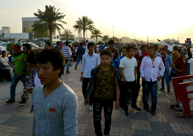 © Reuters. العفو الدولية: مئات العمال الأجانب في قطر بلا مستحقات والإصلاحات متوقفة