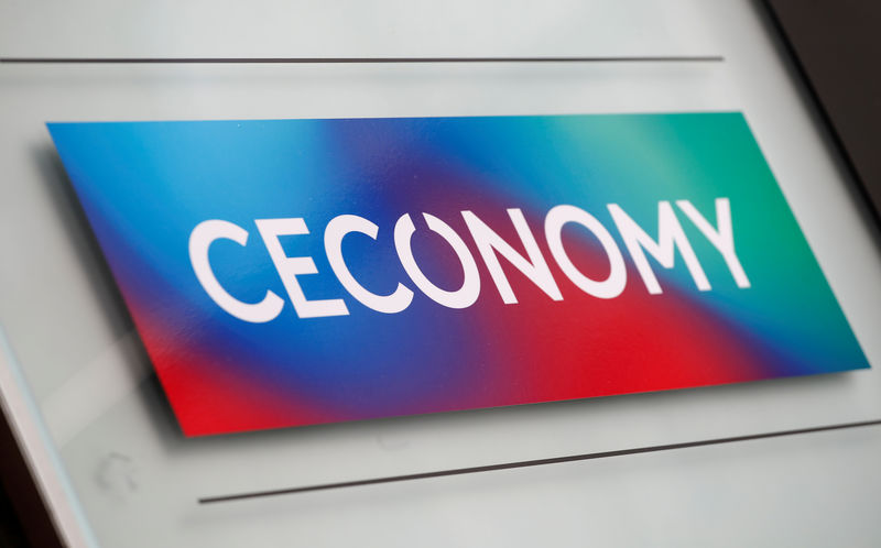 © Reuters. FILE PHOTO: The logo of Ceconomy AG is pictured at the company's headquarters in Duesseldorf