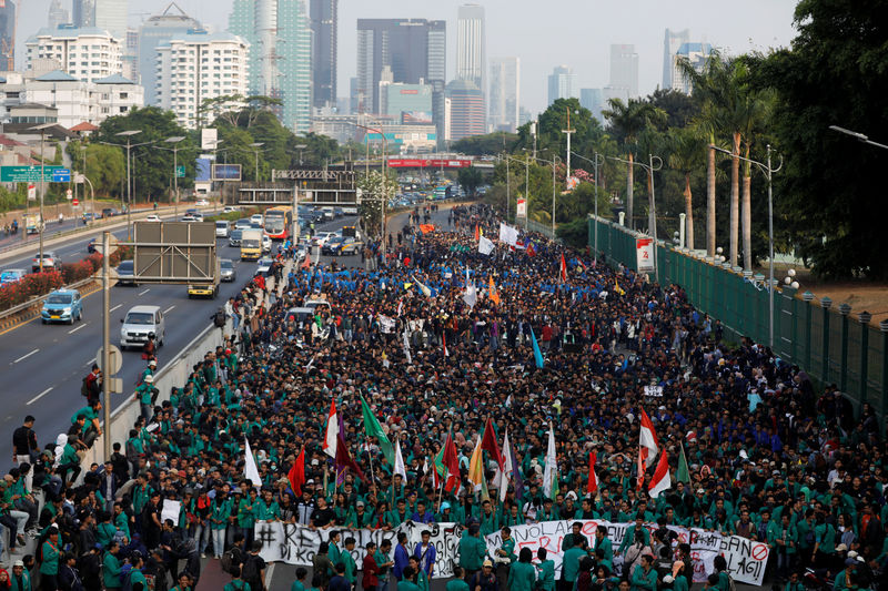 Thousands rally against Indonesian bill to ban extra-marital sex