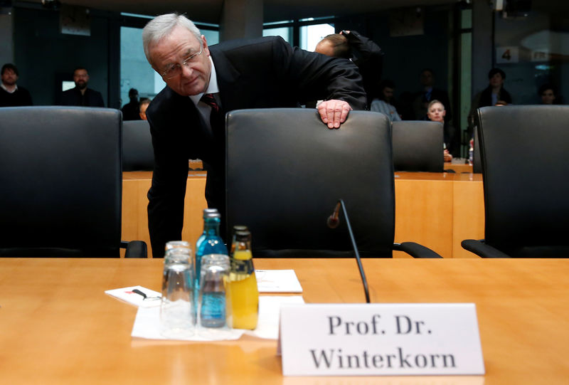 © Reuters. FILE PHOTO: Former Volkswagen CEO Winterkorn arrives to testify at parliamentary committee on the carmaker's emissions scandal in Berlin