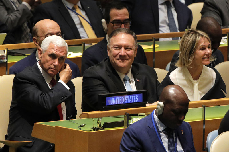 © Reuters. U.S. officials arrive for the 74th session of the United Nations General Assembly at U.N. headquarters in New York City, New York, U.S.