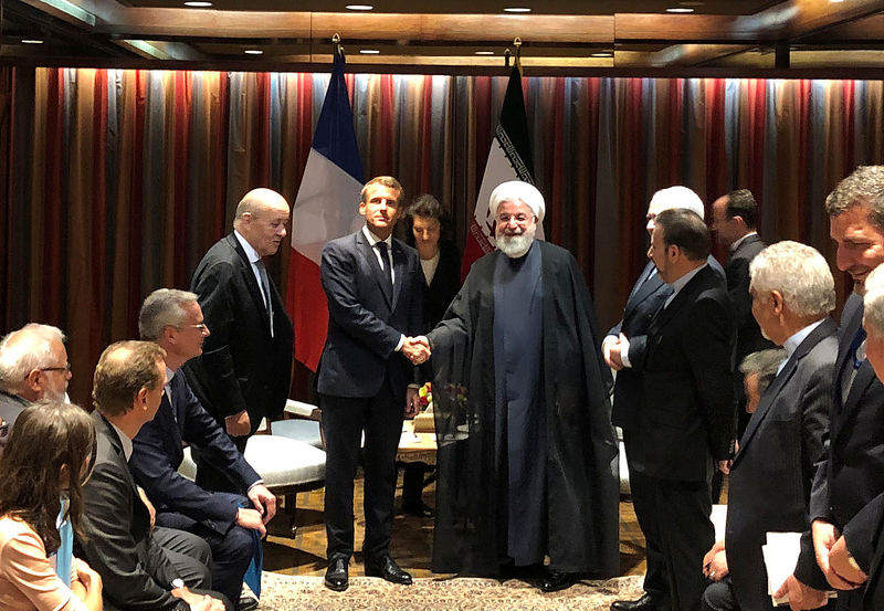 ماكرون يلتقي بالرئيس الإيراني عقب اجتماعه بترامب