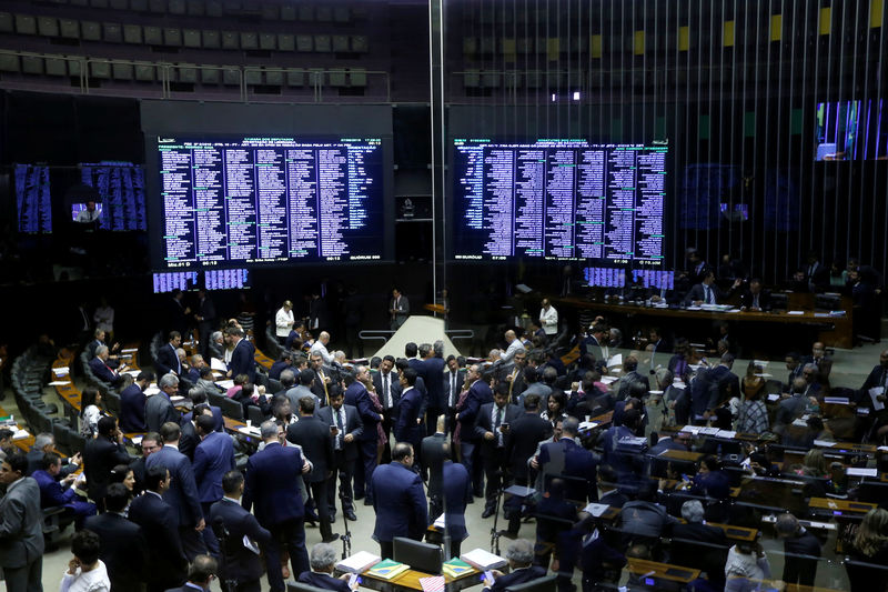 Em dia de recados, Congresso reafirma papel e derruba vetos de projeto de abuso de autoridade