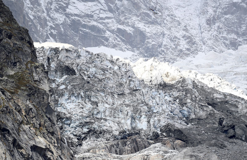 Geleira de Mont Blanc corre risco de colapso; premiê pede ação contra aquecimento global