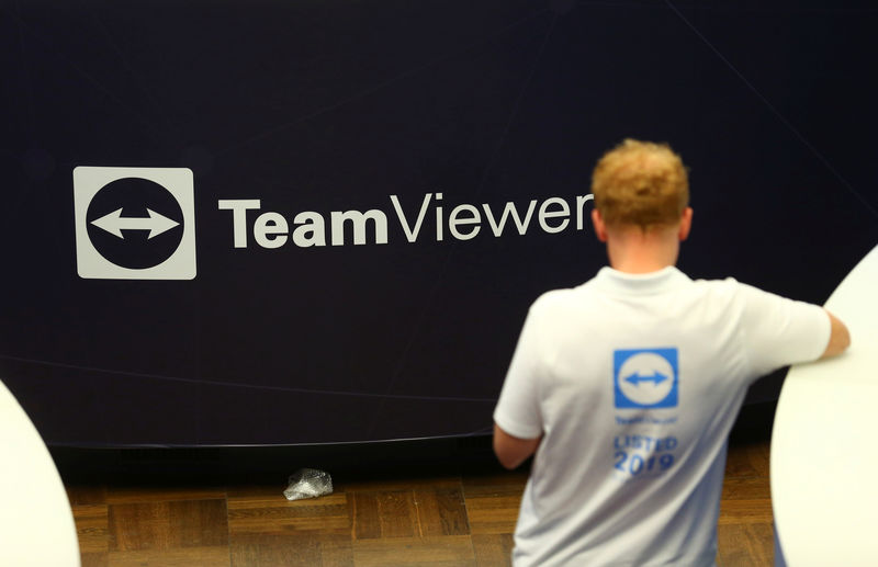 © Reuters. Logo do TeamViewer no evento do IPO da empresa na bolsa de Frankfurt