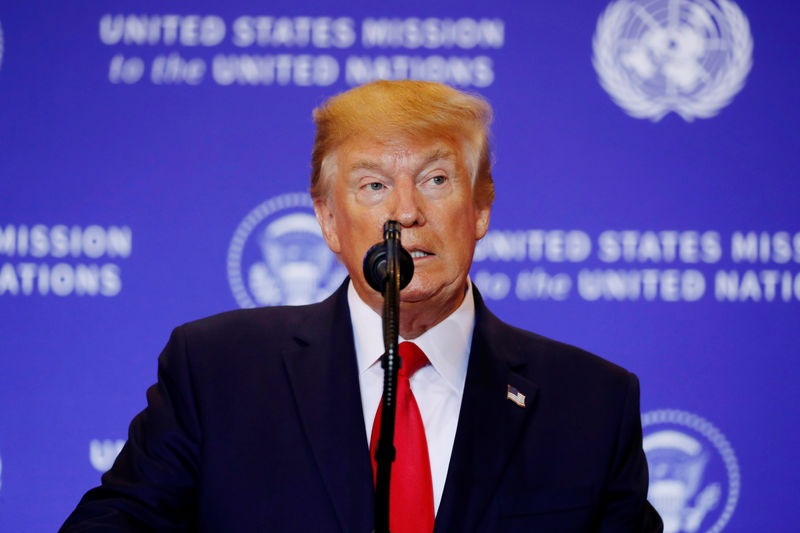 © Reuters. U.S. President Trump addresses a news conference in New York City, New York