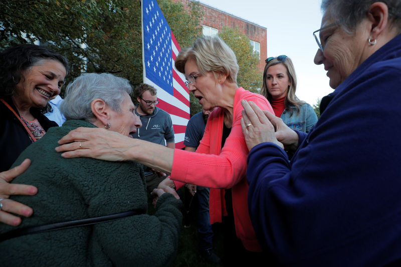 Pré-candidata democrata Warren ultrapassa Biden em pesquisa para eleição presidencial dos EUA