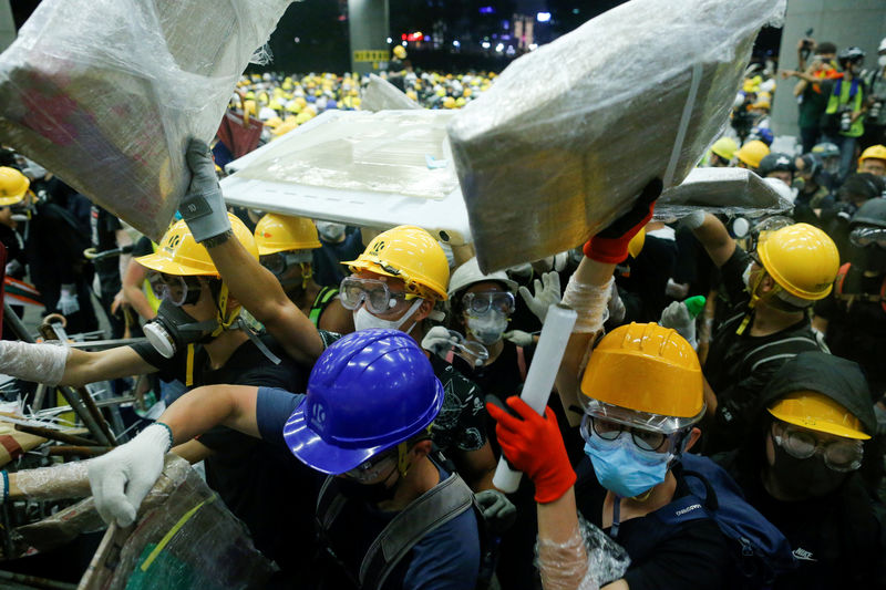 © Reuters. FILE PHOTO: Protesters storm the Legislative Council building on the anniversary of Hong Kong's handover to China in Hong Kong