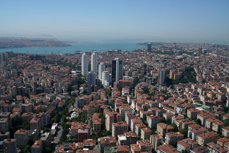 Terremoto de magnitude 5,7 atinge Istambul, diz observatório