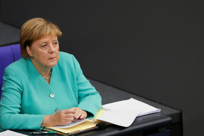 Merkel, compito politica è non chiedere troppo a misure monetarie Bce