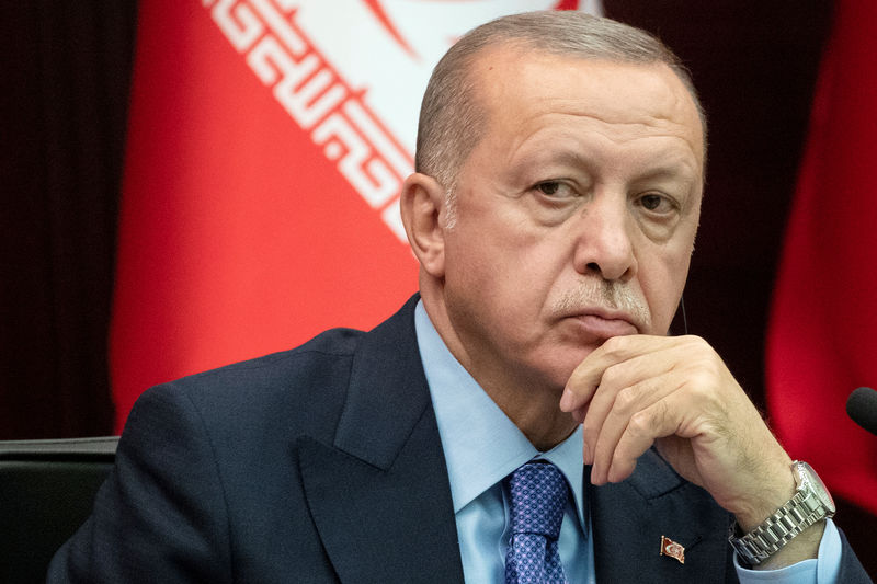 أردوغان: تركيا ستواصل شراء النفط والغاز الطبيعي من إيران