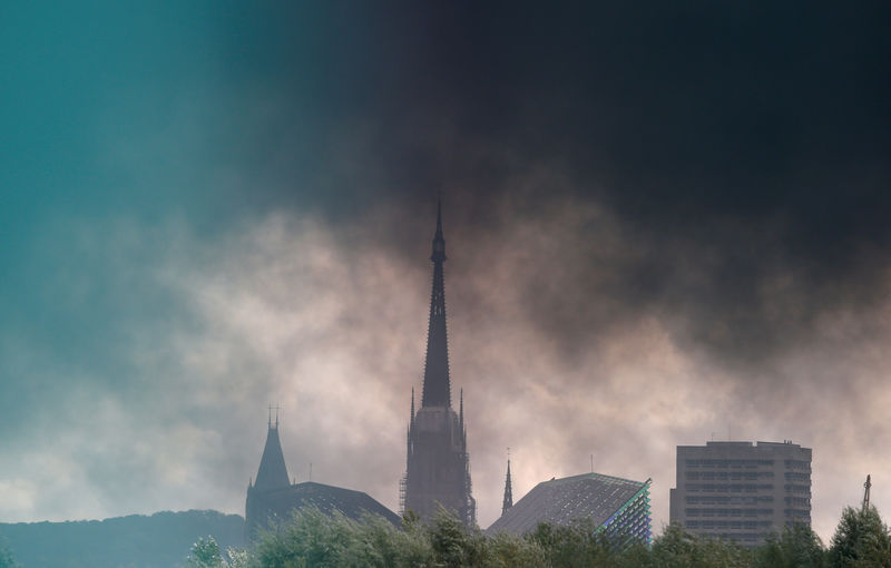 Rouen &quot;est clairement polluée&quot;, dit la ministre de la Santé