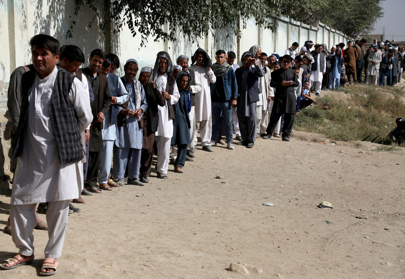 مسؤول: تمديد التصويت ساعتين في انتخابات الرئاسة الأفغانية