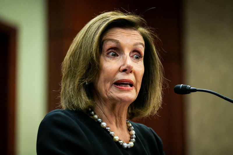 © Reuters. U.S. House Speaker Nancy Pelosi (D-CA) speaks during a news conference on lowering drug costs