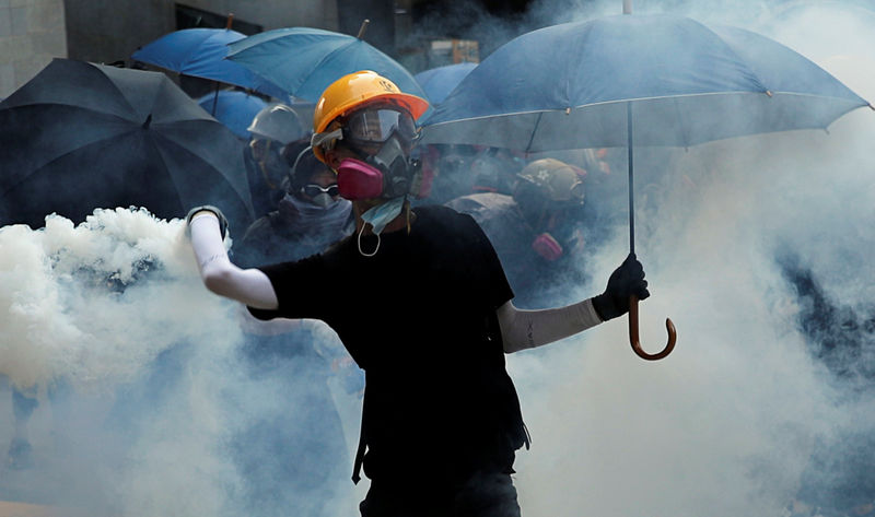 De nouveaux heurts éclatent à Hong Kong