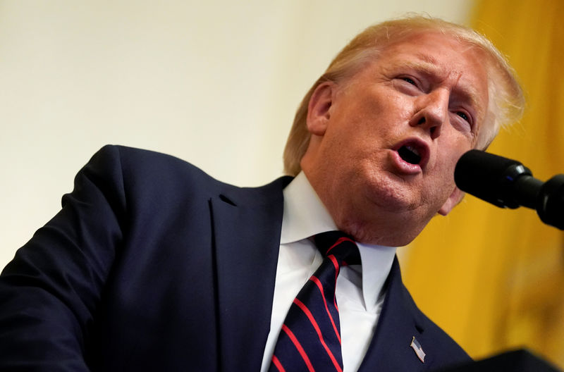 © Reuters. U.S. President Donald Trump speaks at the Hispanic Heritage Month reception at the White House in Washington