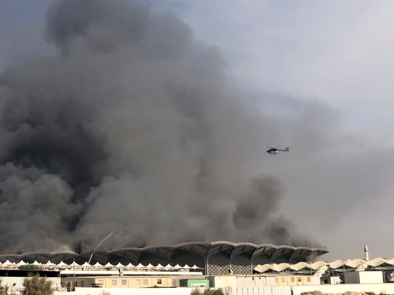 © Reuters. إصابة خمسة على الأقل جراء حريق في محطة للقطار السريع بالسعودية