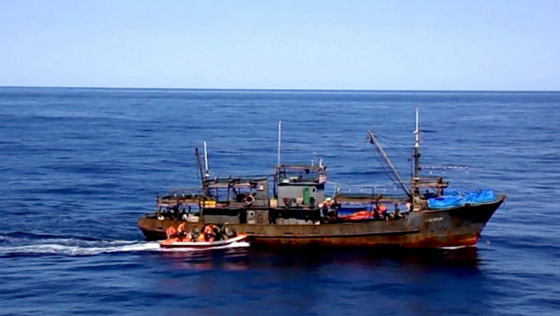 ロシア、再び北朝鮮の密漁船を拿捕　200人超拘束