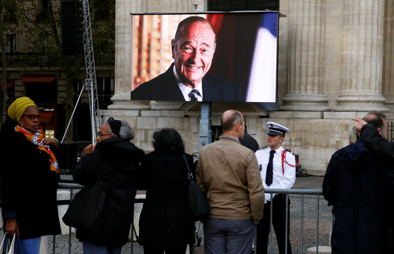 © Reuters. JOURNÉE DE DEUIL NATIONAL EN FRANCE EN HOMMAGE À CHIRAC