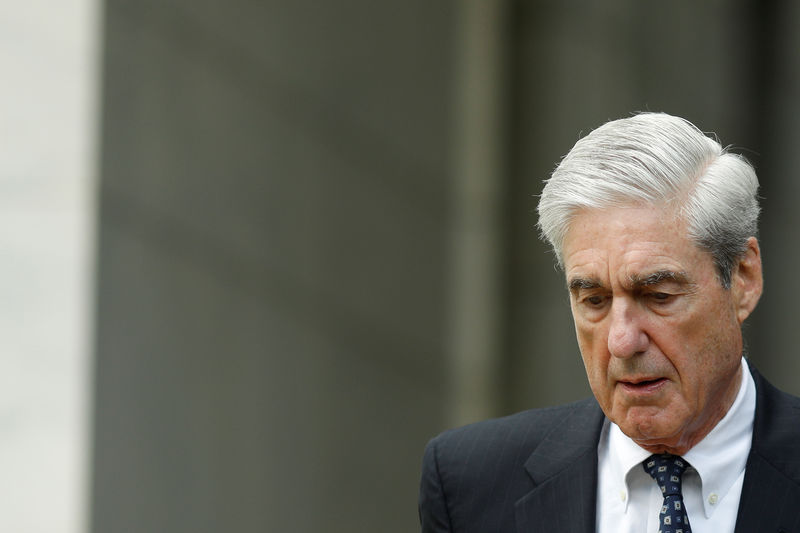 © Reuters. FILE PHOTO: Former Special Counsel Robert Mueller departs from the U.S. Capitol following his testimonies before the House of Representatives, on Capitol Hill in Washington