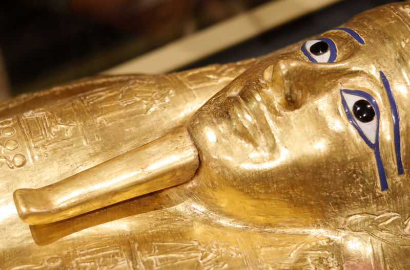 مصر تستعيد تابوتا ذهبيا أثريا بعد نهبه وعرضه في نيويورك