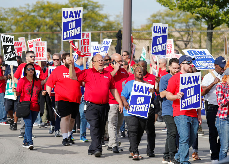 UAW rejects new GM offer, makes new counterproposal