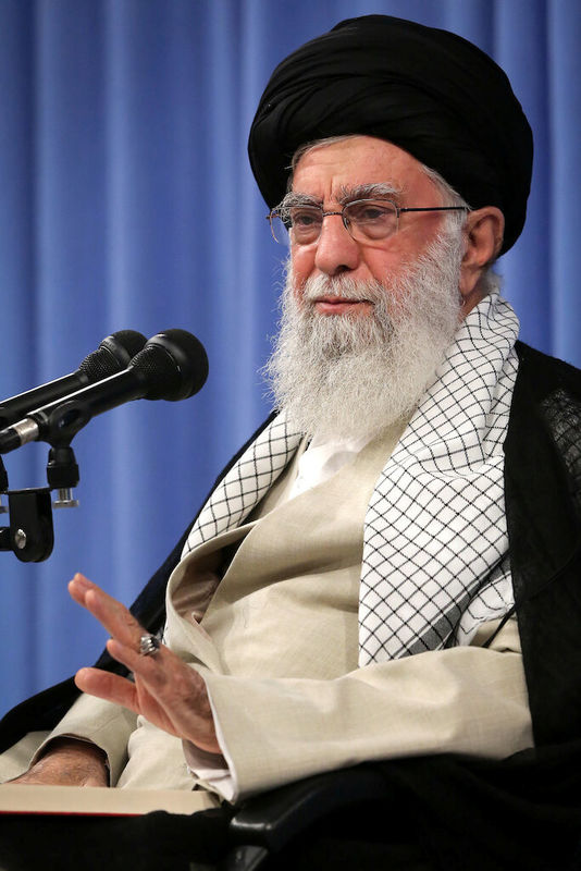 Jamenei: Irán reducirá sus compromisos nucleares hasta lograr el &quot;resultado deseado&quot;