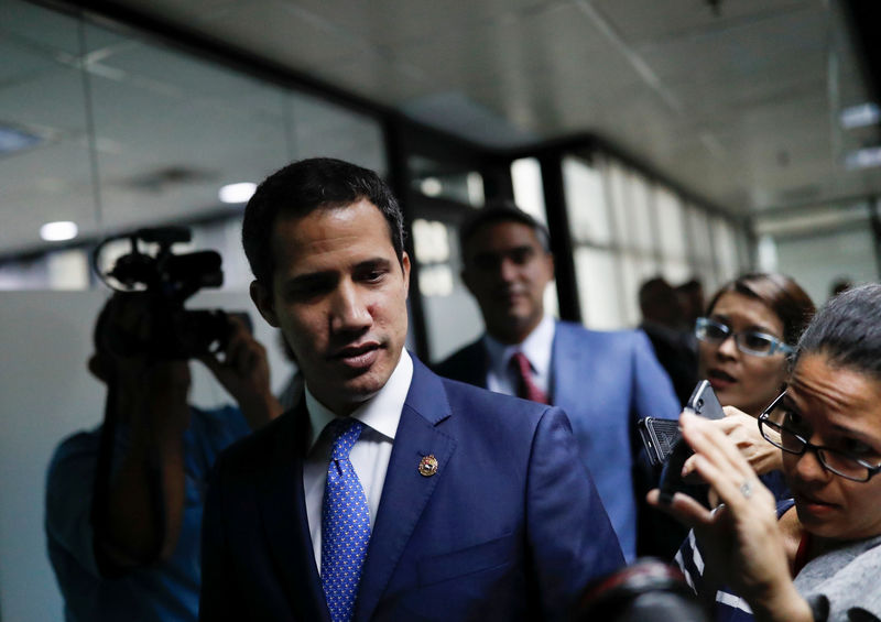 © Reuters. Venezuelan opposition leader Juan Guaido, who many nations have recognised as the country's rightful interim ruler, holds a news conference in Caracas