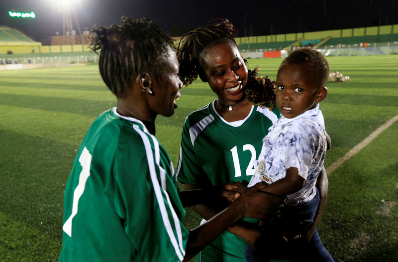 تدشين أول دوري لكرة القدم النسائية في السودان بعد البشير