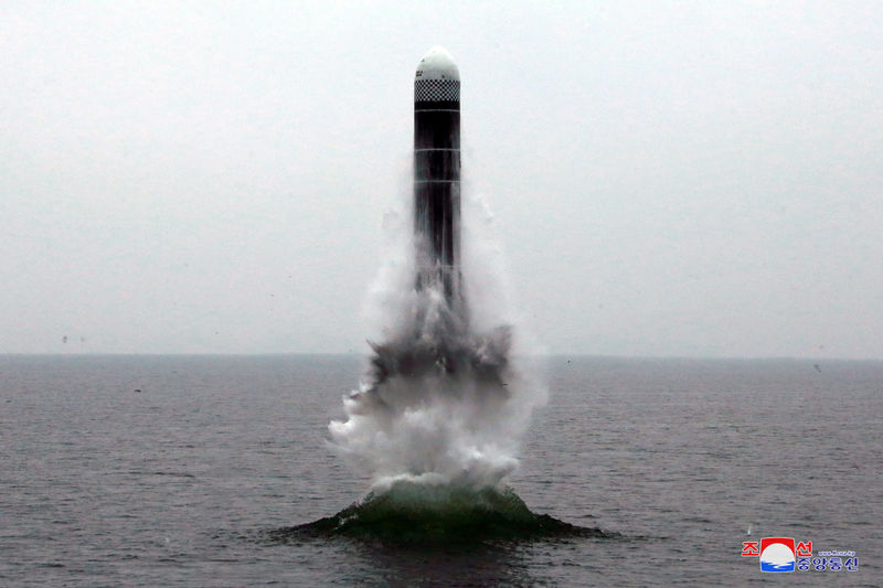Corea del Norte lanza un nuevo misil balístico desde un submarino (vídeo)