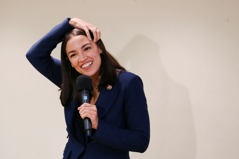 © Reuters. U.S. Rep. Alexandria Ocasio-Cortez (D-NY)  speaks during a town hall in New York