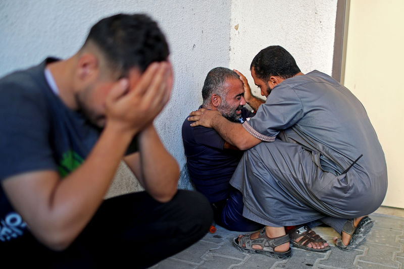 © Reuters. وزارة الصحة: القوات الإسرائيلية تقتل فلسطينيا على حدود غزة