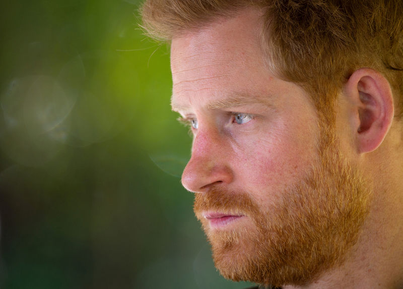 Prince Harry to sue tabloid press owners over phone-hacking