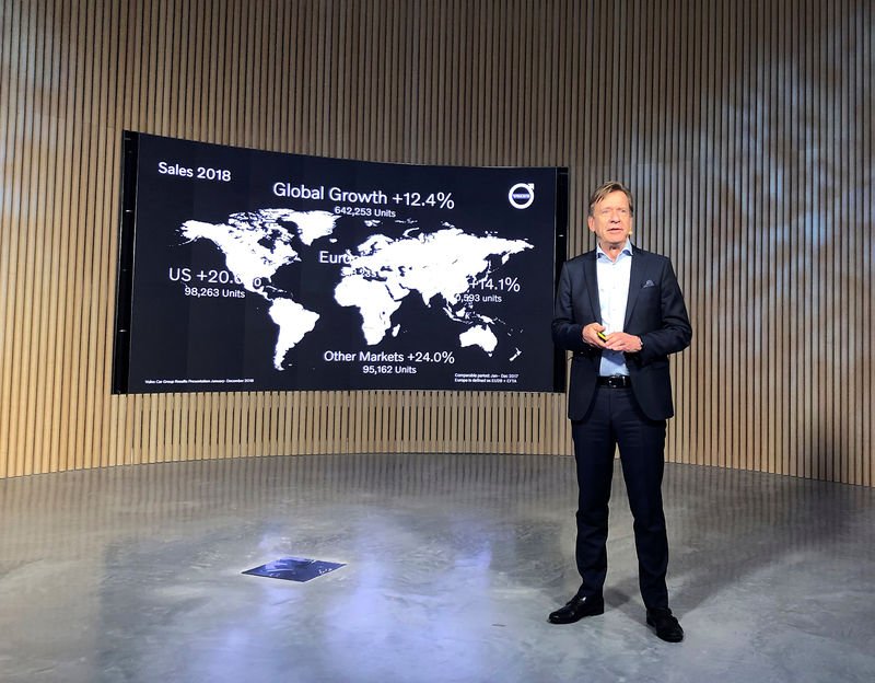 © Reuters. FILE PHOTO:  Volvo Cars CEO Samuelsson presents fourth quarter 2018 results in Stockholm