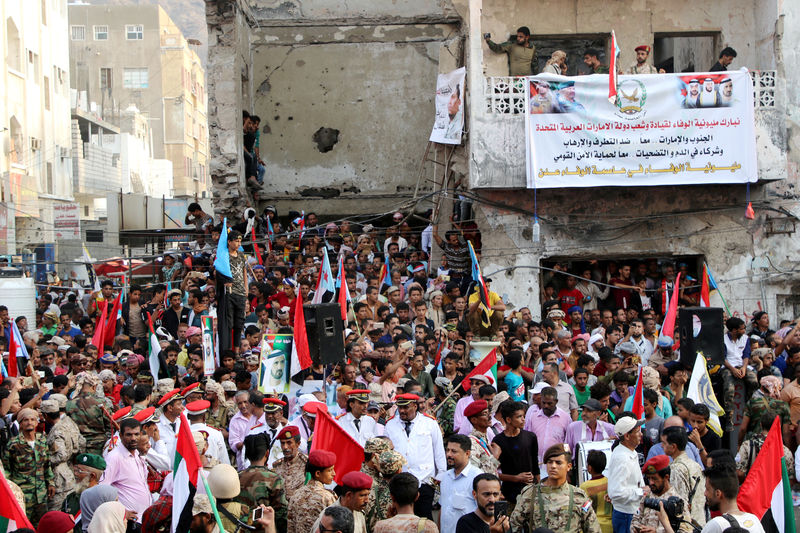 © Reuters. سفير اليمن بفرنسا: الحكومة وانفصاليو الجنوب يقتربون من التوصل لاتفاق بشأن عدن