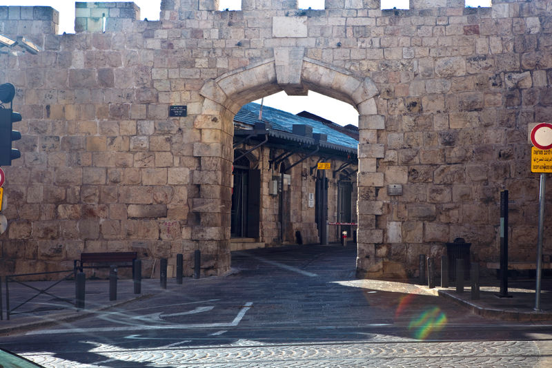 Las puertas de la Ciudad Vieja de Jerusalén: una entrada a la historia y el conflicto